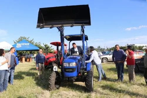 Realizan la Primera Feria Agroalimentaria en Atlixco y entregan apoyos para el campo