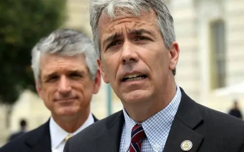 Excongresista republicano desafía a Trump y lanza su candidatura para 2020