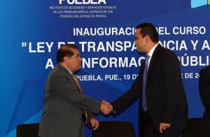 Trabajadores del ISSSTEP participan en Curso de Acceso a la Información Pública