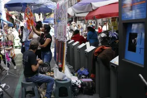 No hay fecha para retirar a ambulantes del Centro Histórico: Gobernación