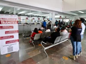 Mantiene gobierno estatal apoyo a transportistas para modernización de unidades