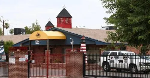 Arizona podría cerrar albergues de menores migrantes por casos de abuso