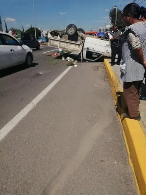 Se registran dos volcaduras en San Andrés y San Pedro Cholula