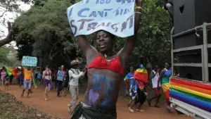 Cadena perpetua para homosexuales en Uganda