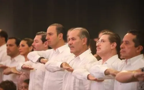 Gobernadores panistas ceden a AMLO y se adhieren al Insabi