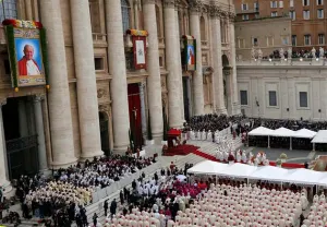 Juan XXIII y Juan Pablo II son declarados santos por Vaticano