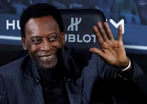 Pelé está estable; sigue en observación en un hospital