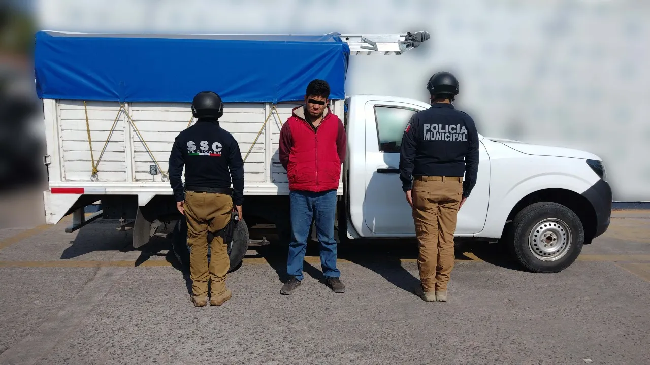 Policía municipal detuvo a hombre por robo de vehículo