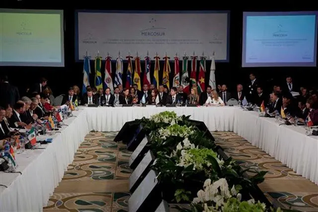 Mercosur da espaldarazo a Paraguay