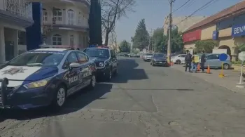Guardia de seguridad y un menor resultaron heridos, tras asalto a camioneta de valores