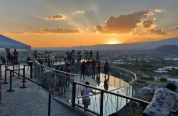 Mirador de Cristal en Atlixco celebra su segundo aniversario con un millón de visitantes y vistas únicas al Popocatépetl