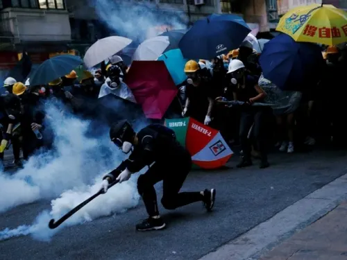 Con nueva ley, China acorrala a opositores en Hong Kong
