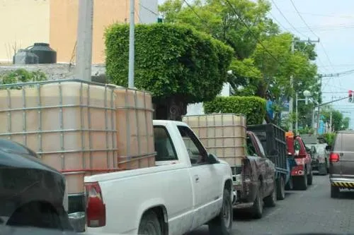Policías se enfrentan con huachicoleros en Tlahuapan
