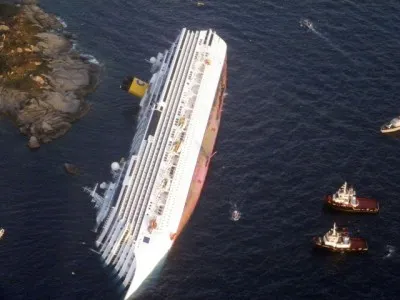 Buzos localizan cuerpo en el Costa Concordia; creen que sea de camarero