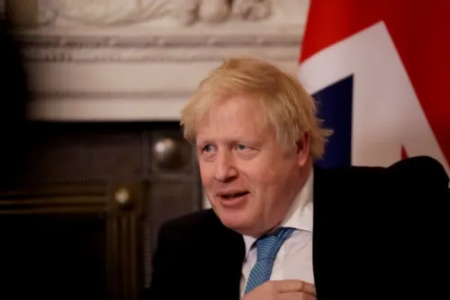 Boris Johnson es trasladado a cuidados intensivos por Covid-19; cede el mando