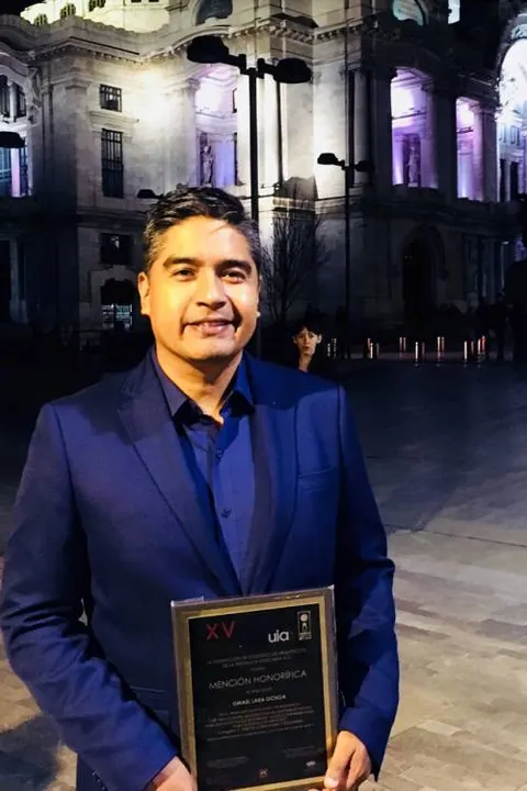 Egresado BUAP obtiene Mención Honorífica, por tesis doctoral, en la  XV Bienal de Arquitectura