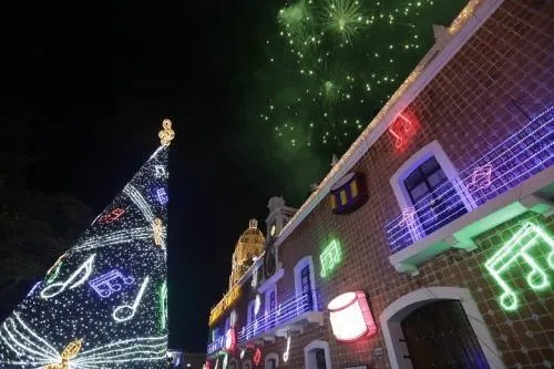 Edil de Atlixco inaugura Villa Iluminada; se esperan más de 750 mil personas