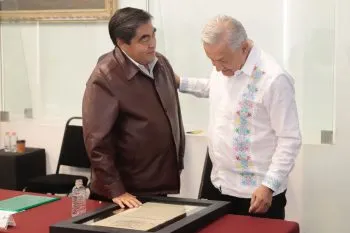 Niega Vergara que documento regalado a AMLO afecte acervo museístico de Puebla
