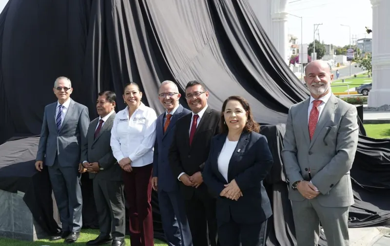 congreso-pue-develacion-monumento-gral-ignacio-zaragoza