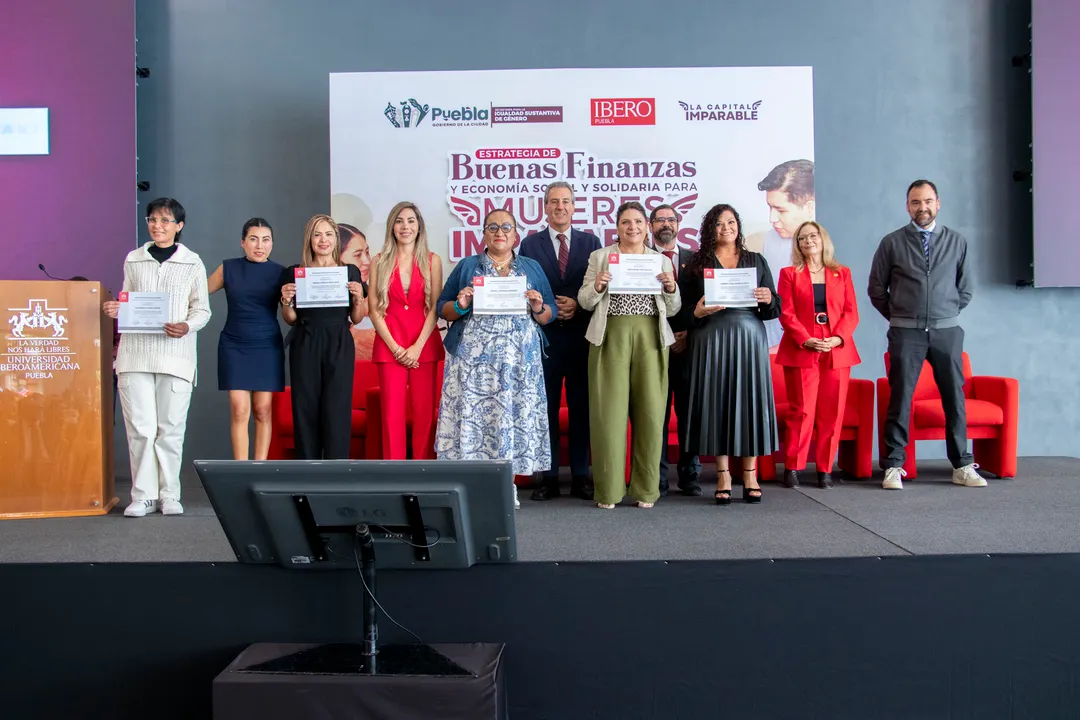 En favor de las poblanas: Ibero Puebla celebra la clausura de formación en economía social