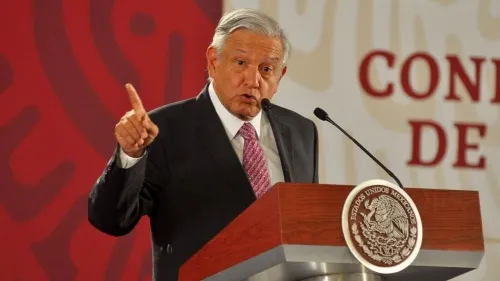 AMLO, la versión 4T de Elba Esther