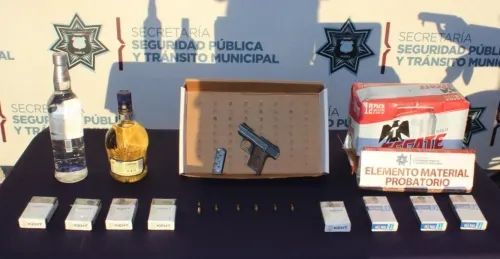 Detuvo SSC de Puebla a dos hombres por robo a tienda Oxxo