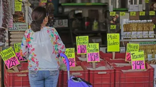 Confianza del consumidor mejora durante febrero