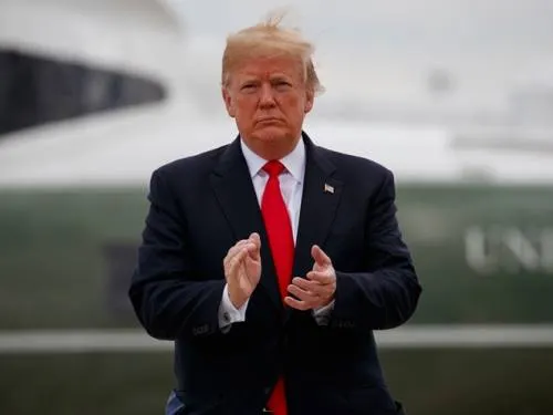 Elogia Trump prohibición a jugadores NFL de arrodillarse