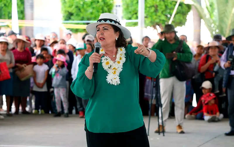 ana-teresa-aranda-orozco-san-miguel-canoa-servicio-agua