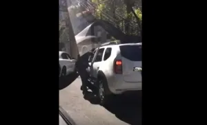 Policía CDMX busca a guaruras de Ferrari por agredir a conductor