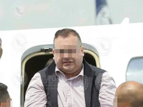 VIDEO: Así fue la llegada de Duarte al hangar de la PGR