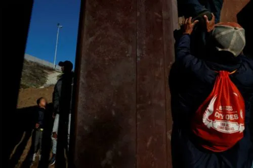 Habría casi 15 mil niños migrantes detenidos en EU