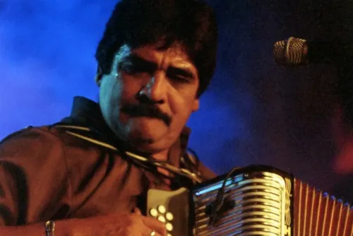 Famila de Celso Piña demandará a quien grabó al músico en el hospital