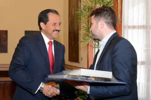 Esparza recibe a representantes de Universidad Camilo José Cela, de Madrid, España