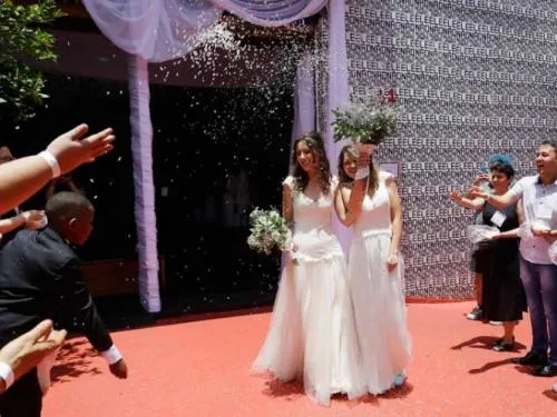 Gays apresuran bodas en Brasil por ‘miedo’ a Bolsonaro