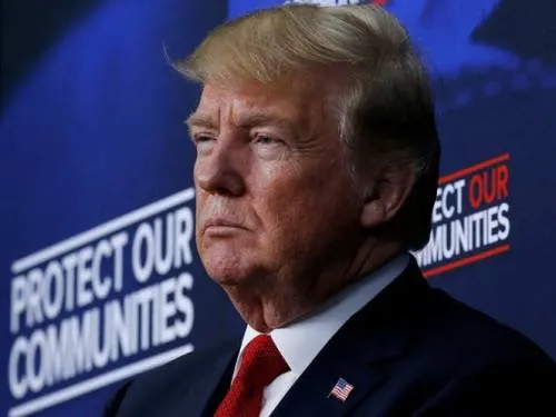 Trump se lanza contra críticos de política “tolerancia cero”