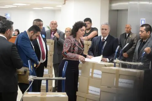 Avala INE firmas de iniciativa ciudadana #FirmaPorTuBolsillo para bajar precios de gasolinas