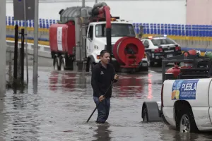 Por constante inundación, podrían adecuar el puente de la 31 Poniente