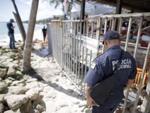 Trasladan a la CDMX a víctima de ataque en Playa del Carmen