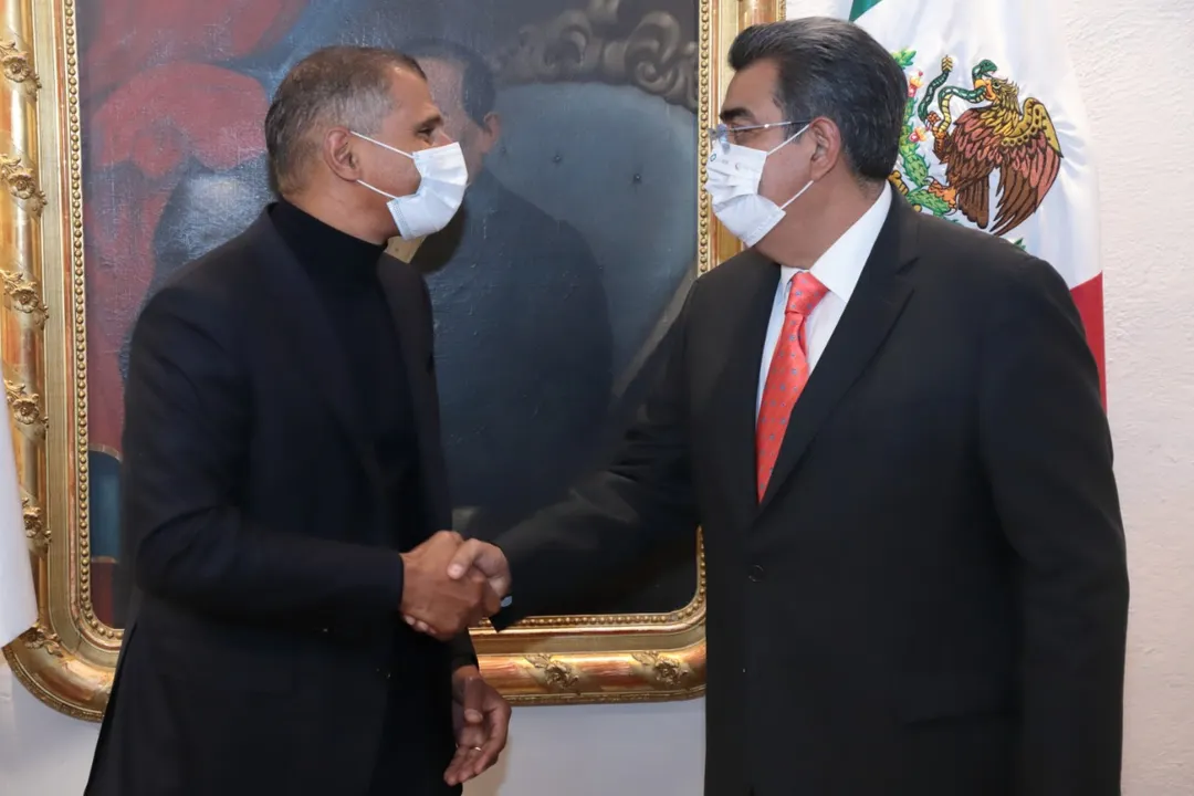 Sergio Salomón Céspedes Peregrina y Tarek Mashhour.