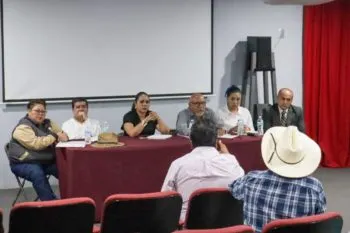 Atiende Ayuntamiento de San Pedro Cholula a representantes de los Pueblos Originarios