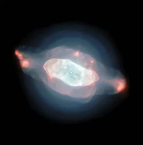 Captan por primera vez imágenes de polvo y burbujas en la nebulosa Saturno