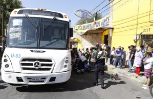 En un día, 2 camiones RUTA lesionan a vendedor y ciclista