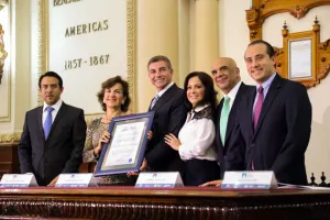 Tony Gali reconoce a embajadora de Francia como visitante distinguida