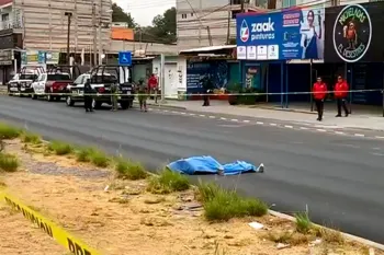 Ejecutan a un hombre en bulevar Forjadores durante la madrugada; investigan posible riña previa