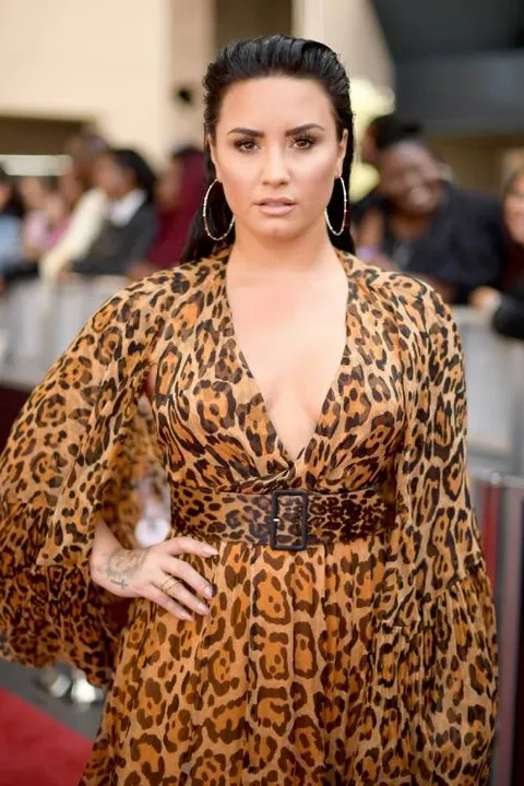 Demi Lovato, de vuelta al amor tras sobredosis: Es captada besando a Henry Levy