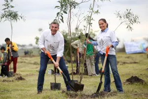 Tony Gali cumple con más áreas verdes para Puebla