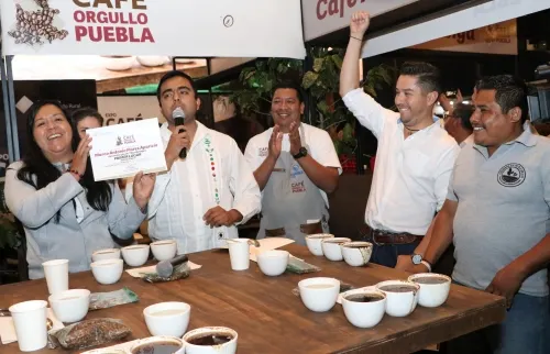 Ganan Sierra Norte y Sierra Negra concurso calidad en taza de Expo Café Orgullo Puebla