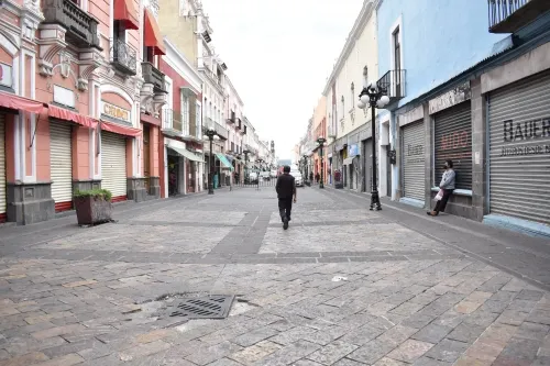 ¡Por fin! Ambulantes acatan decreto que impide su instalación en el CH; calles lucen vacías