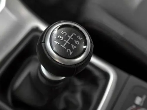 Manual o automático, ¿cuál consume menos combustible?